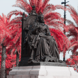 35 Hong Kong_ Queen Victoria Statue