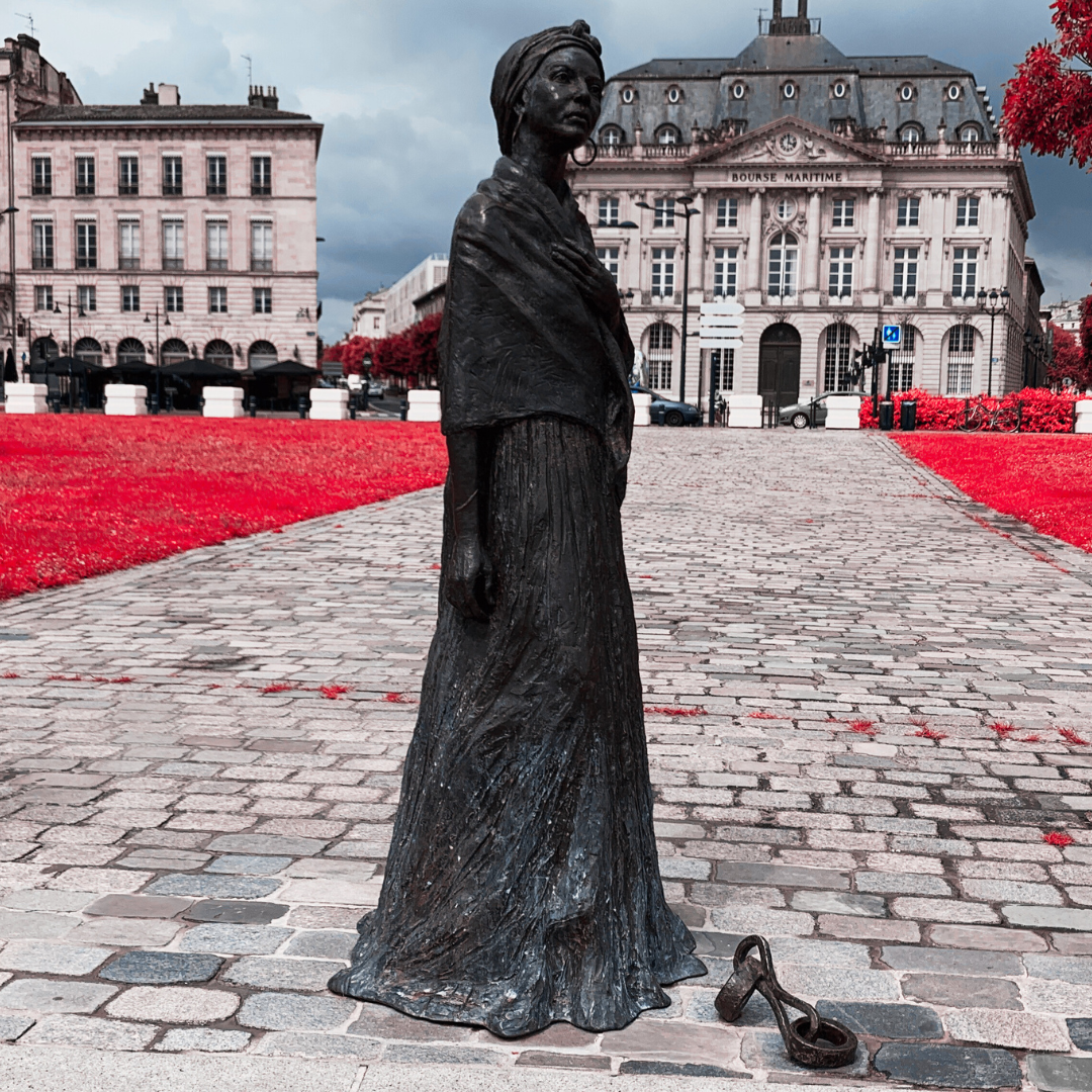 358 France_ Modeste Testas Monument in Bordeaux