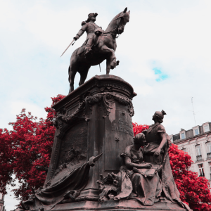 Statue of Faidherbe on horse at Lille