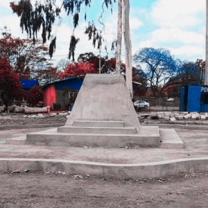 Statue plint empty in Blantyre